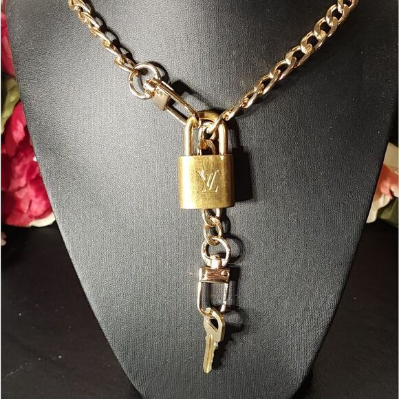 Authentic Louis Vuitton Lock and Key #300 - Picture 12 of 12